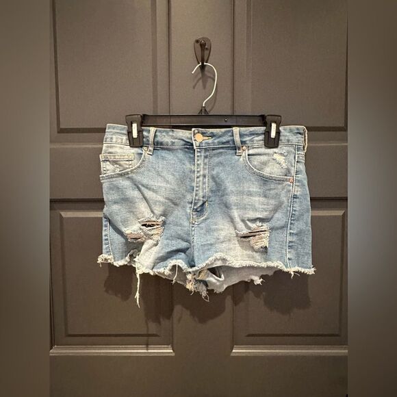 Forever 21 Jean shorts - Picture 1 of 3